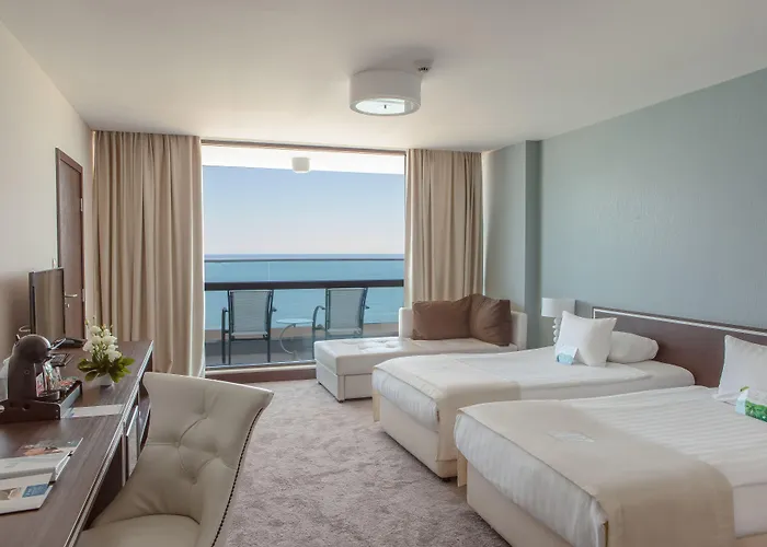 Hotel International Casino & Tower 5*