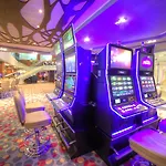 Hotel International Casino & Tower 5*