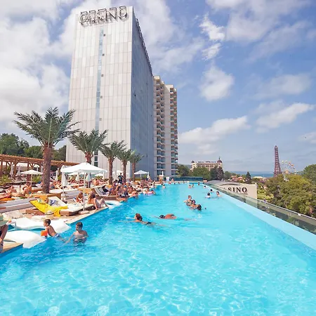 Hotell International Casino & Tower 5*