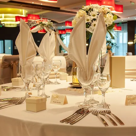 Hotell International Casino & Tower 5*