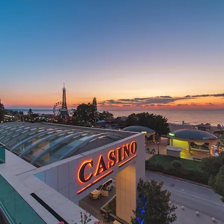 Готель International Casino & Tower