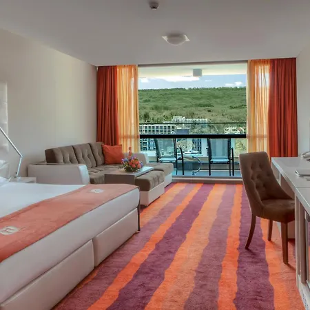 International Casino & Tower 5*