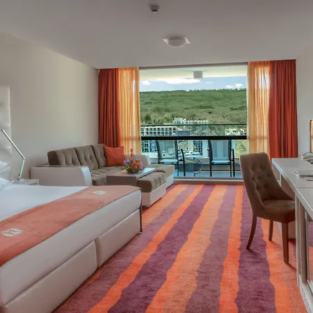 International Casino & Tower 5*