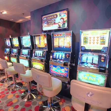 Отель International Casino & Tower