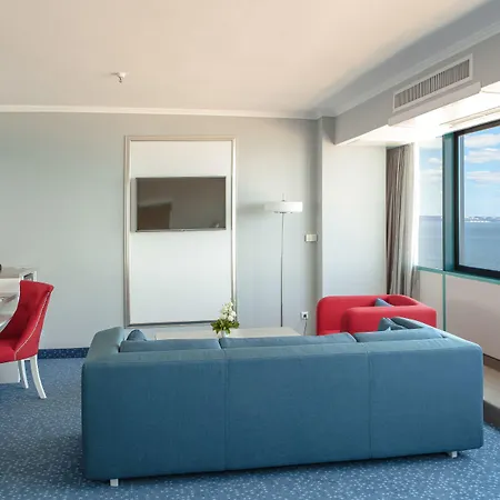 Hotell International Casino & Tower 5*