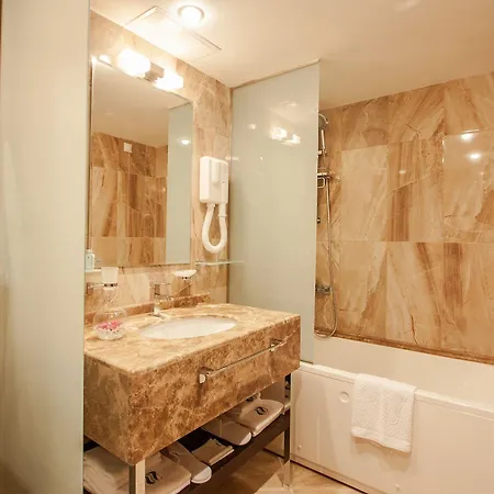 International Casino & Tower 5*