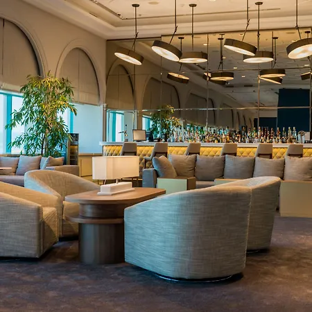International Casino & Tower Отель 5*