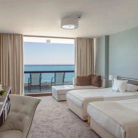 Отель International Casino & Tower 5*